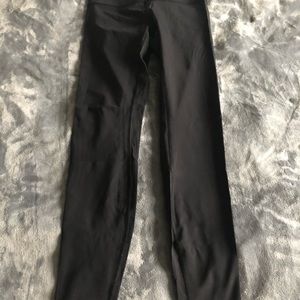 Lululemon size 6 wunder under pant